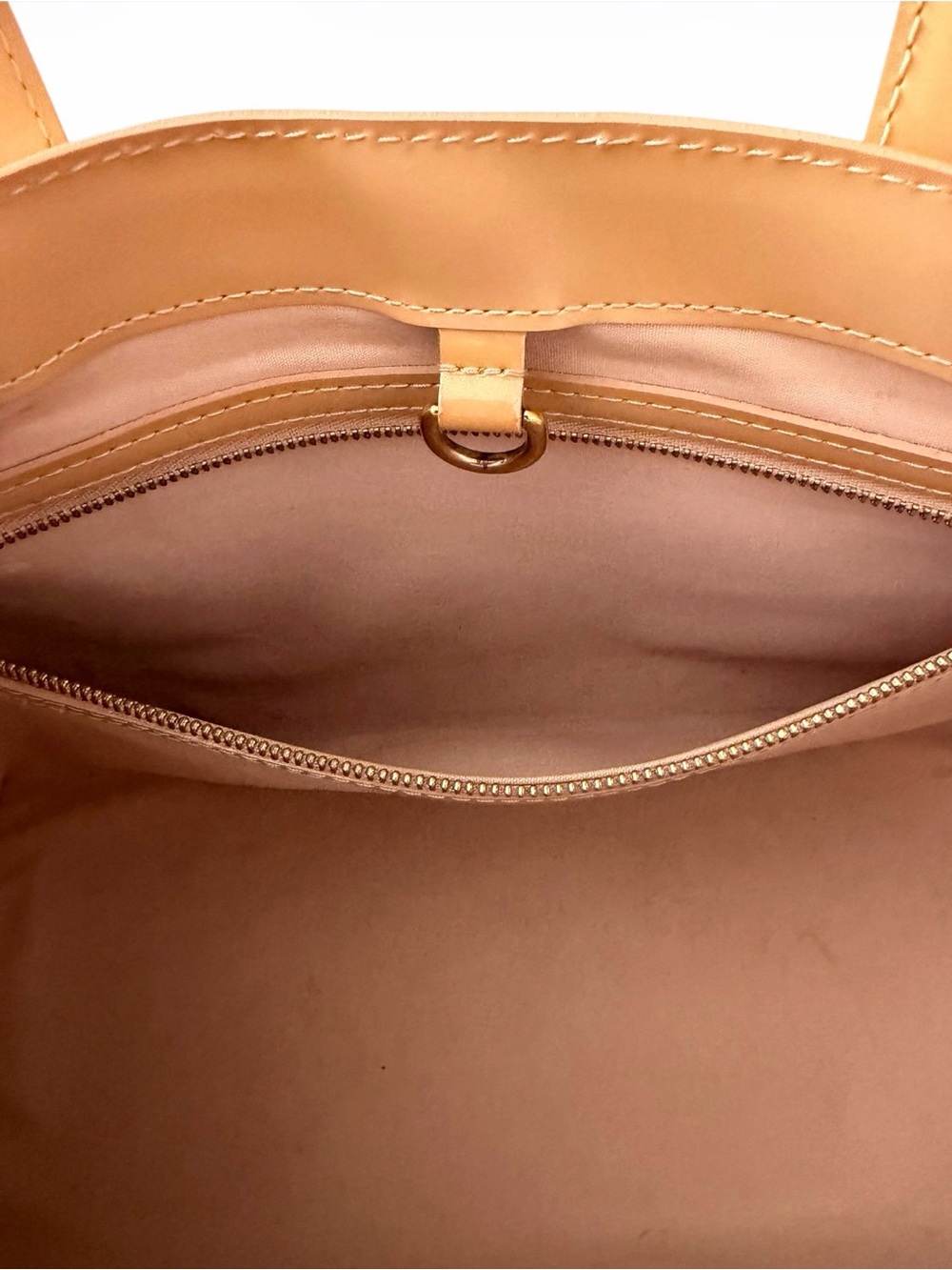 Louis Vuitton Wilshire PM, Monogram Vernis, Patent Leather Tote - Picture 16 of 16